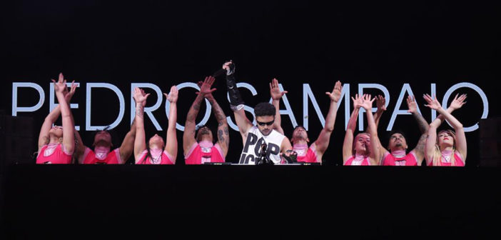 Pedro Sampaio entrega tudo no Natal Encantado de Barueri, reunindo 33 mil pessoas