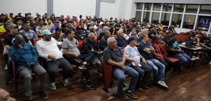 Reunião geral projeta temporada 2026 do Amador de Barueri
