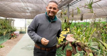 Curso gratuito forma 20 novos apaixonados por orquídeas em Barueri