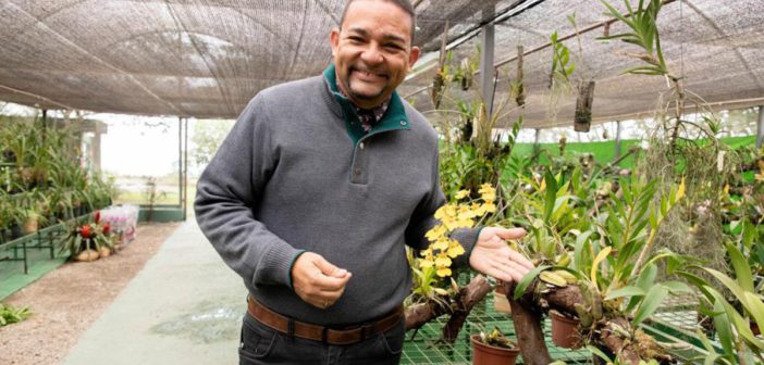 Curso gratuito forma 20 novos apaixonados por orquídeas em Barueri
