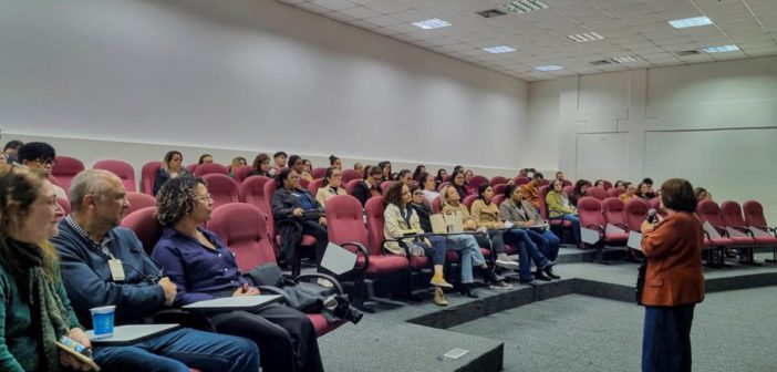 Palestra mobiliza profissionais da saúde para campanha Junho Vermelho em Barueri