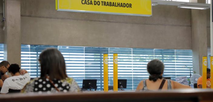 Casa do Trabalhador oferece 24 vagas de emprego abertas a partir desta terça (23)