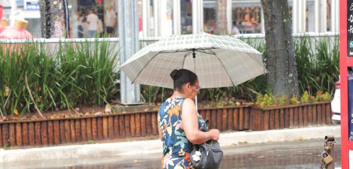 Defesa Civil alerta para tempestades e chuva forte em Barueri nesta sexta e sábado